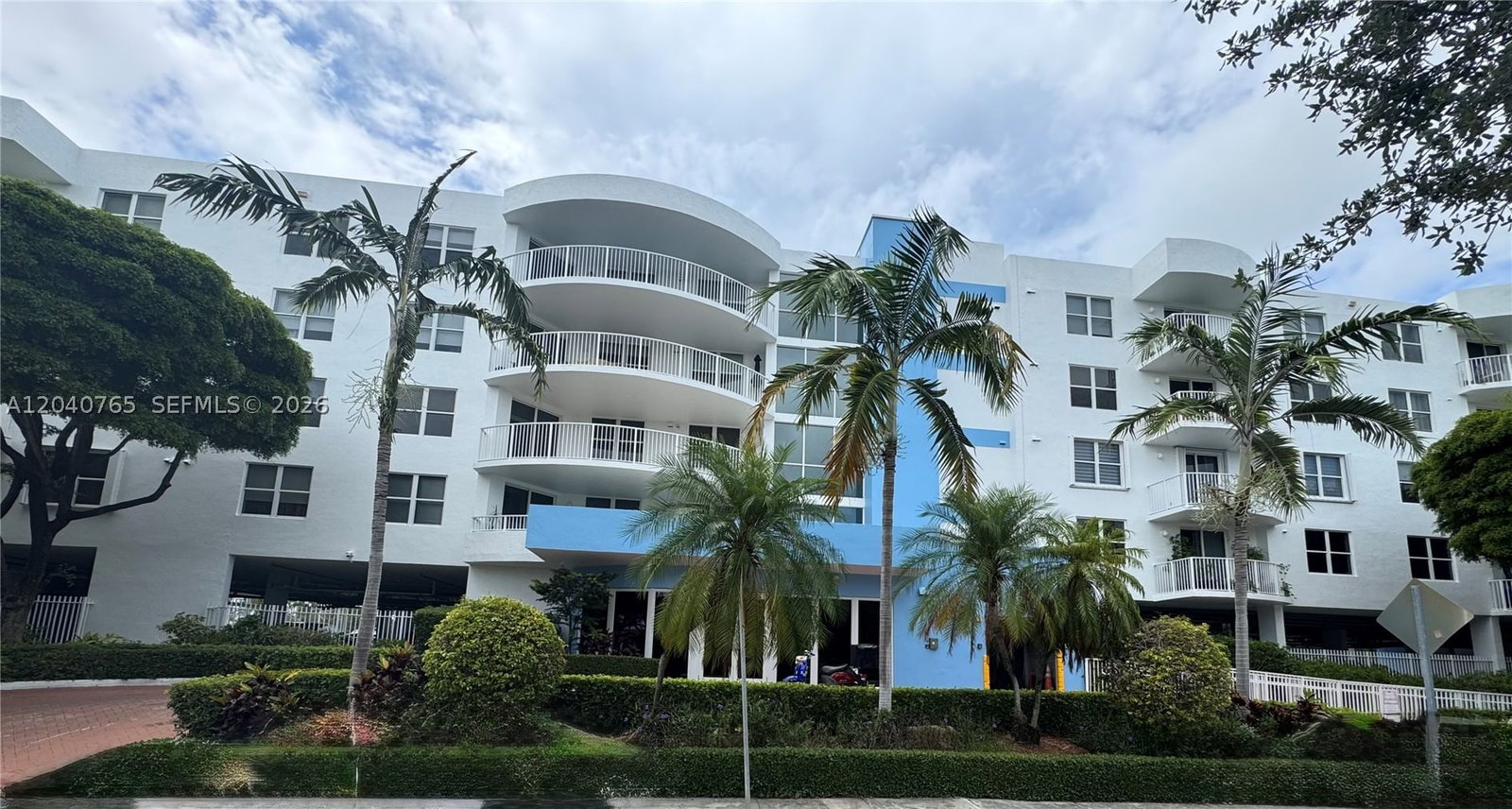 Real estate property located at 1555 N Treasure Dr #313, Miami-dade, Breeze Condo, North Bay Village, FL