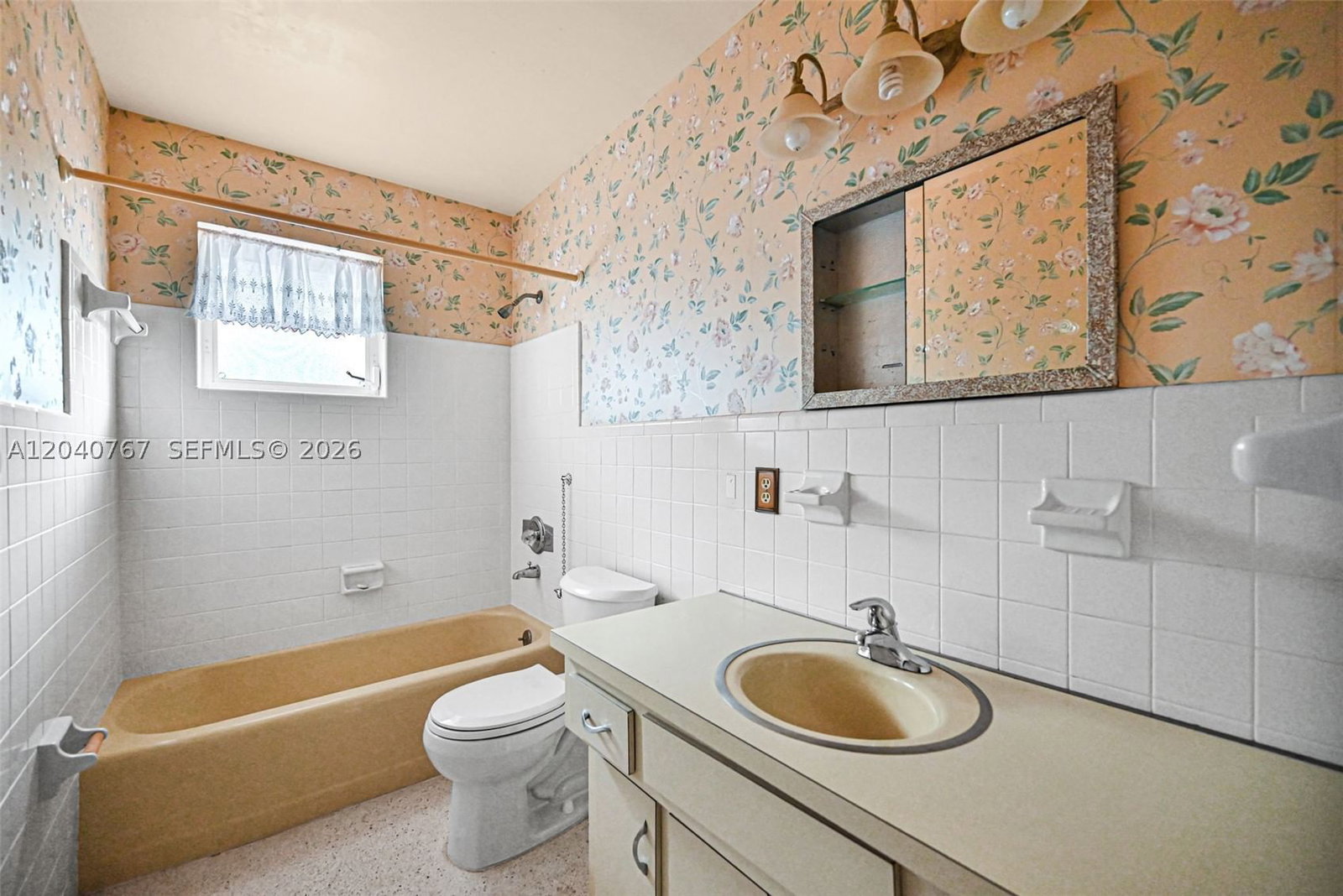 Real estate property located at 600 Petunia Dr, Broward, Plantation Manors-resub, Plantation, FL