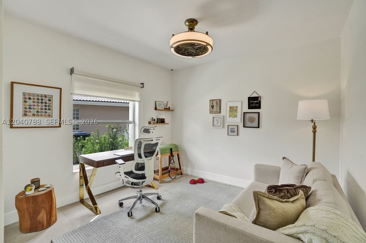 Real estate property located at 10762 71st St, Miami-dade, Doral Isles St Croix, Doral, FL