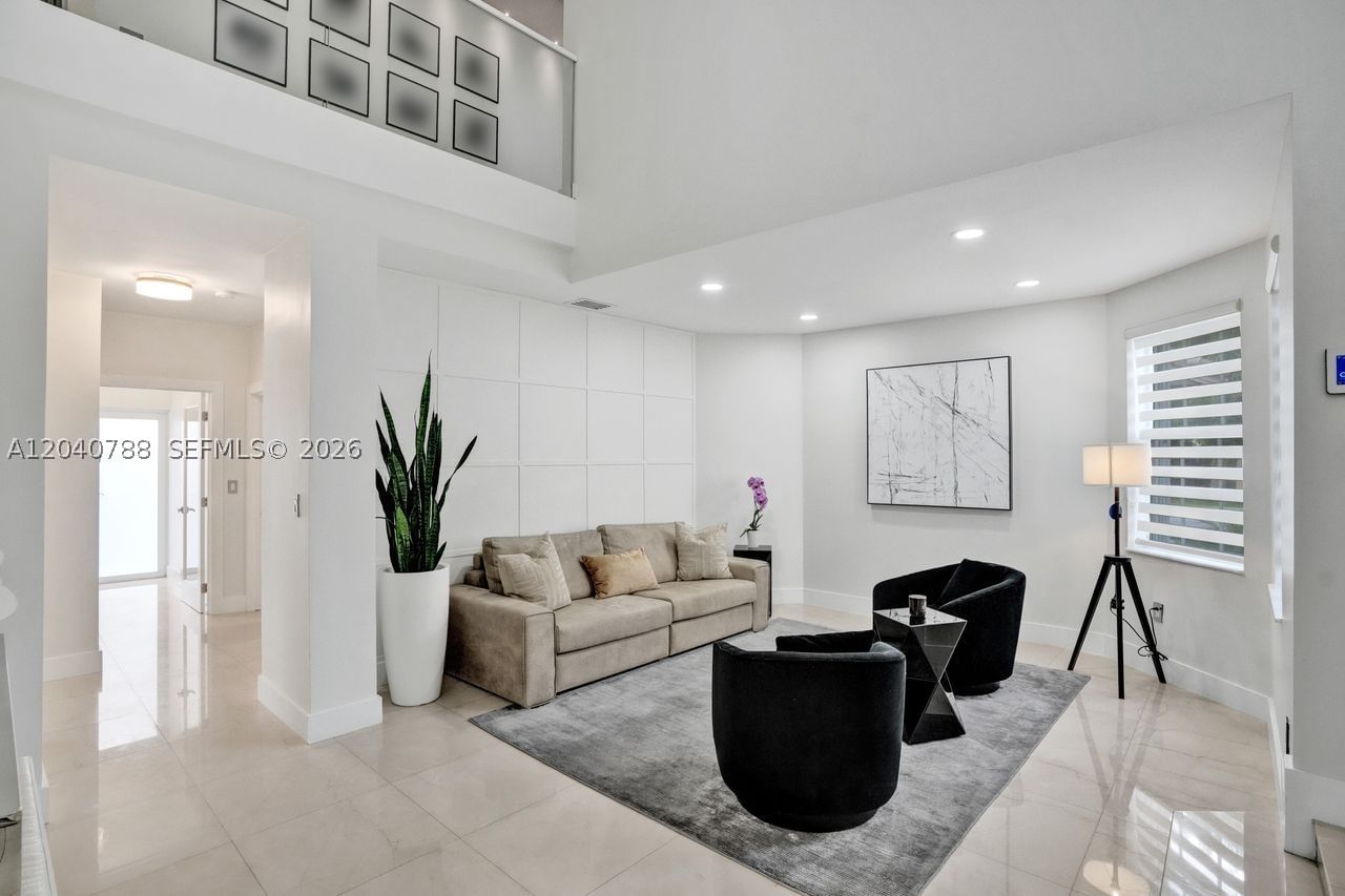 Real estate property located at 10762 71st St, Miami-dade, Doral Isles St Croix, Doral, FL