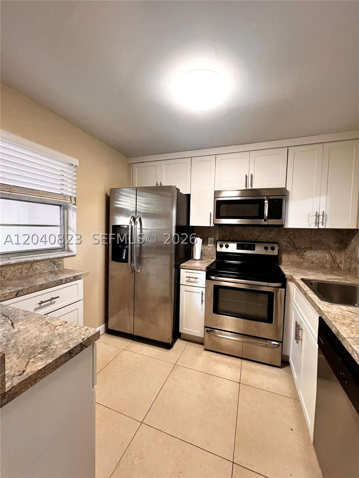 Real estate property located at 9235 Lagoon Pl #109, Broward, Poinciana 10 Pine Island, Davie, FL
