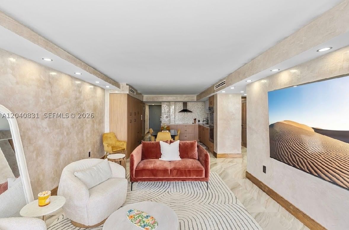 Real estate property located at 2457 Collins Ave #1603, Miami-dade, The Royal Club Condo, Miami Beach, FL