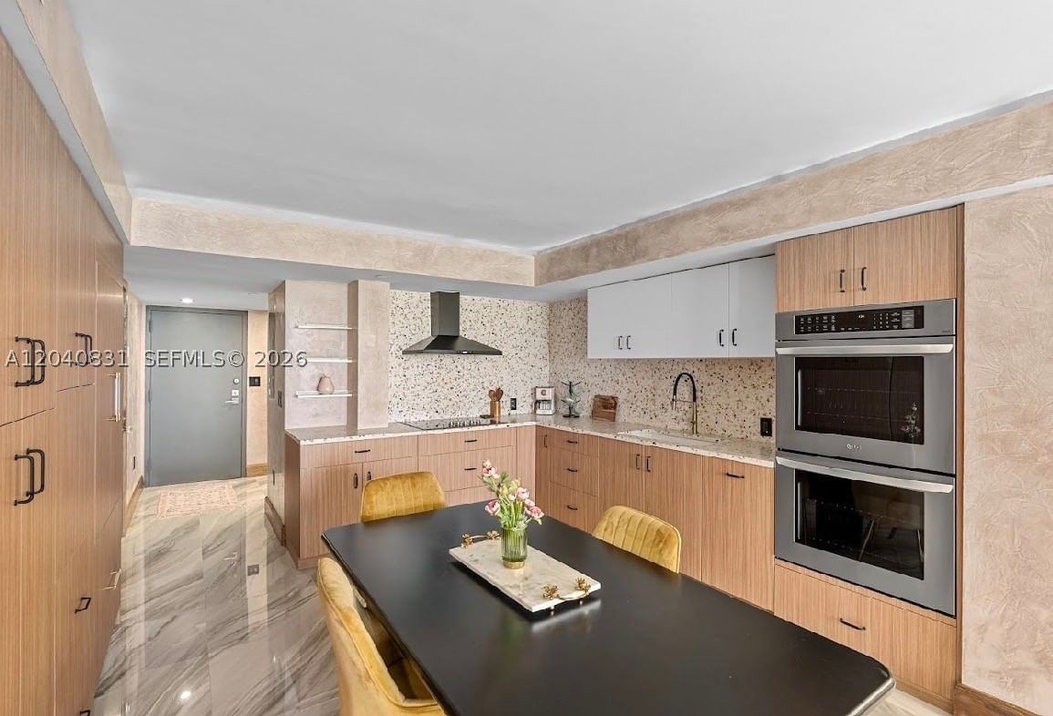 Real estate property located at 2457 Collins Ave #1603, Miami-dade, The Royal Club Condo, Miami Beach, FL
