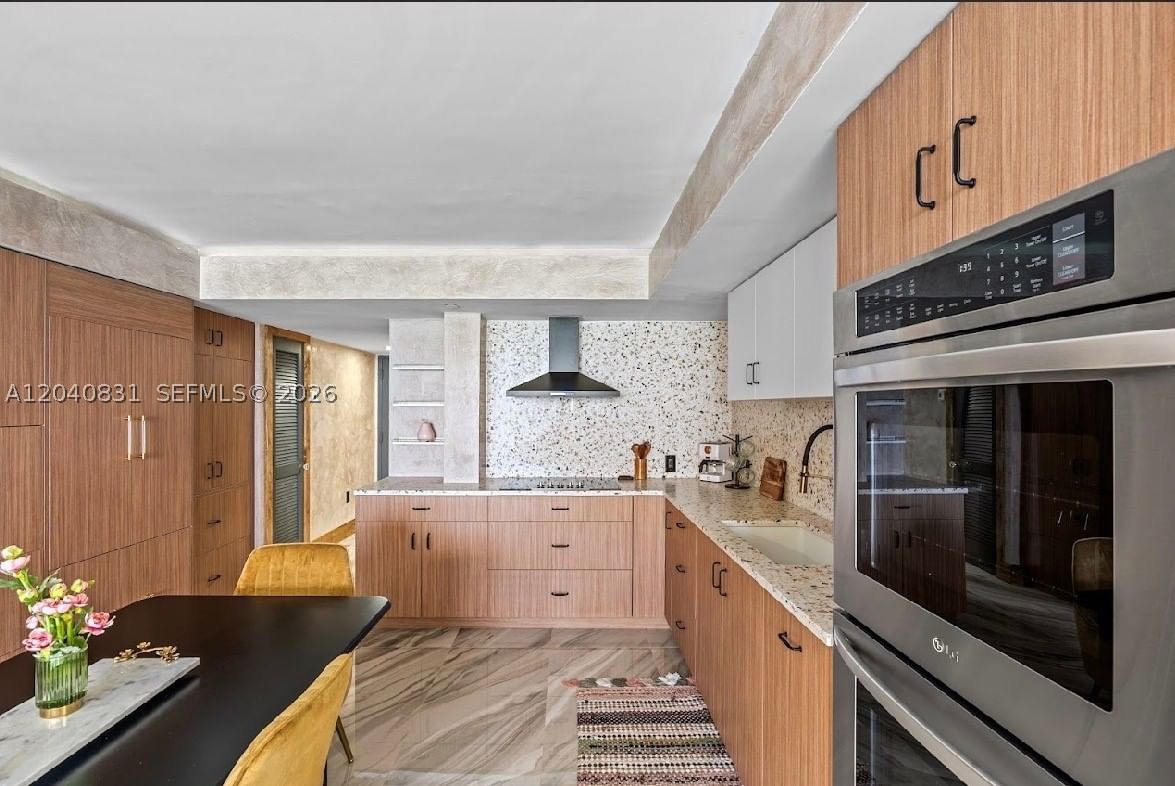 Real estate property located at 2457 Collins Ave #1603, Miami-dade, The Royal Club Condo, Miami Beach, FL