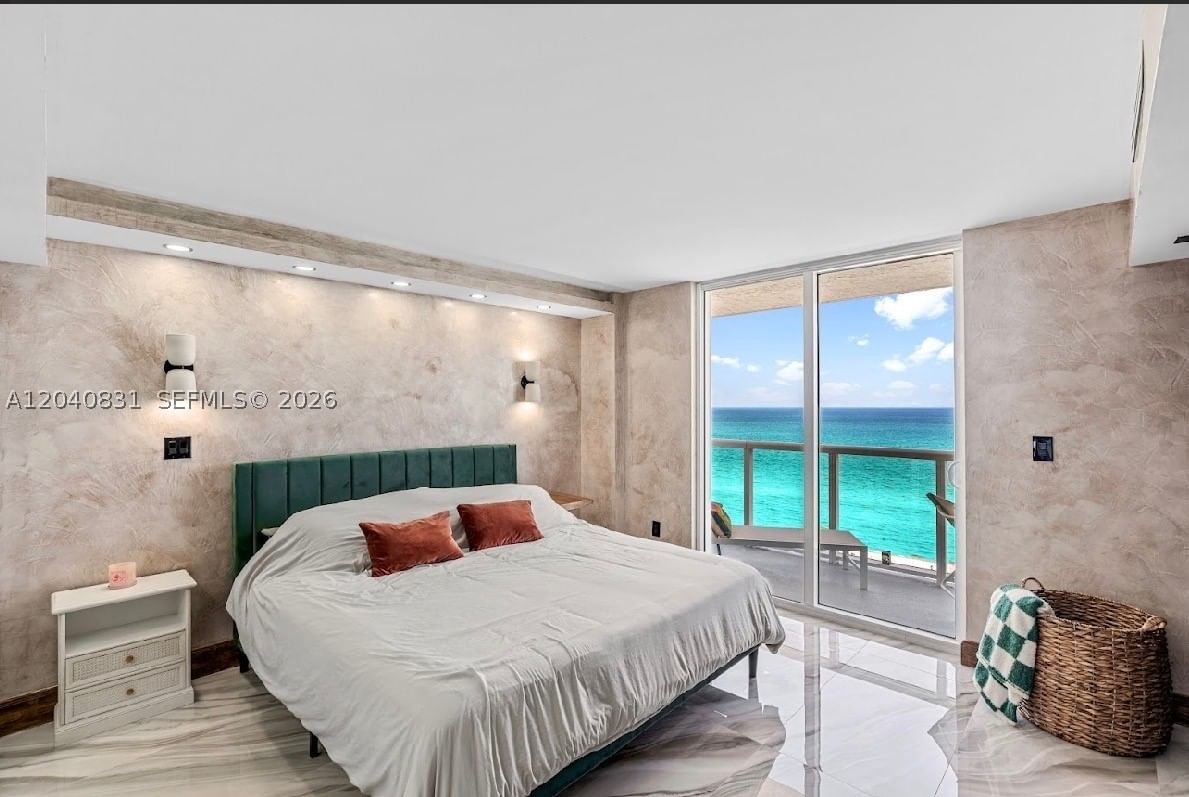 Real estate property located at 2457 Collins Ave #1603, Miami-dade, The Royal Club Condo, Miami Beach, FL