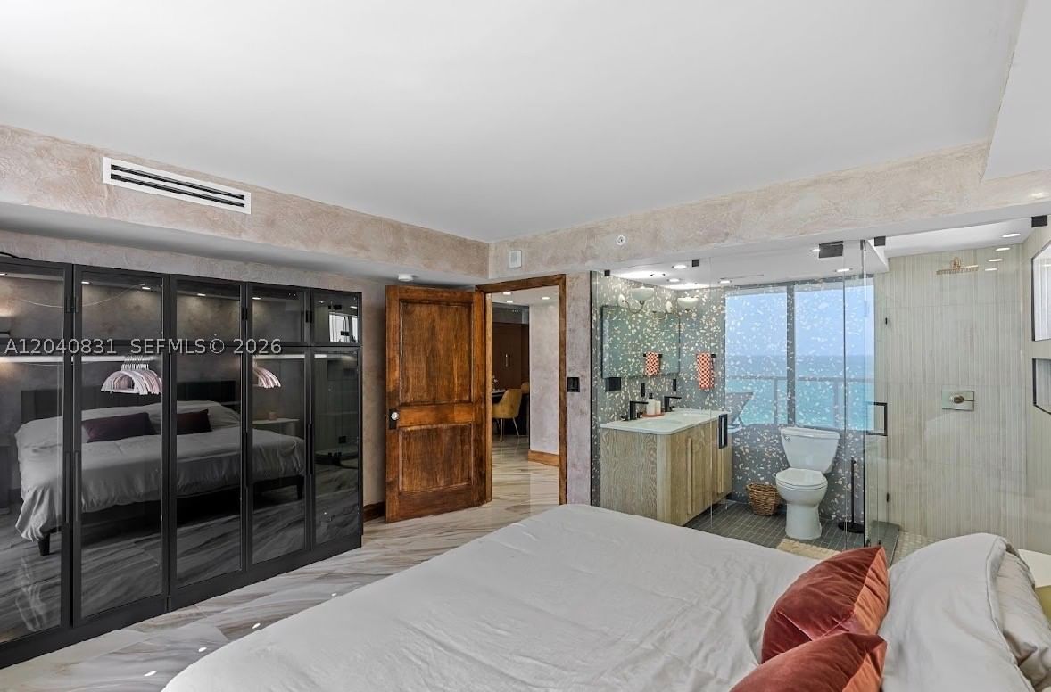 Real estate property located at 2457 Collins Ave #1603, Miami-dade, The Royal Club Condo, Miami Beach, FL