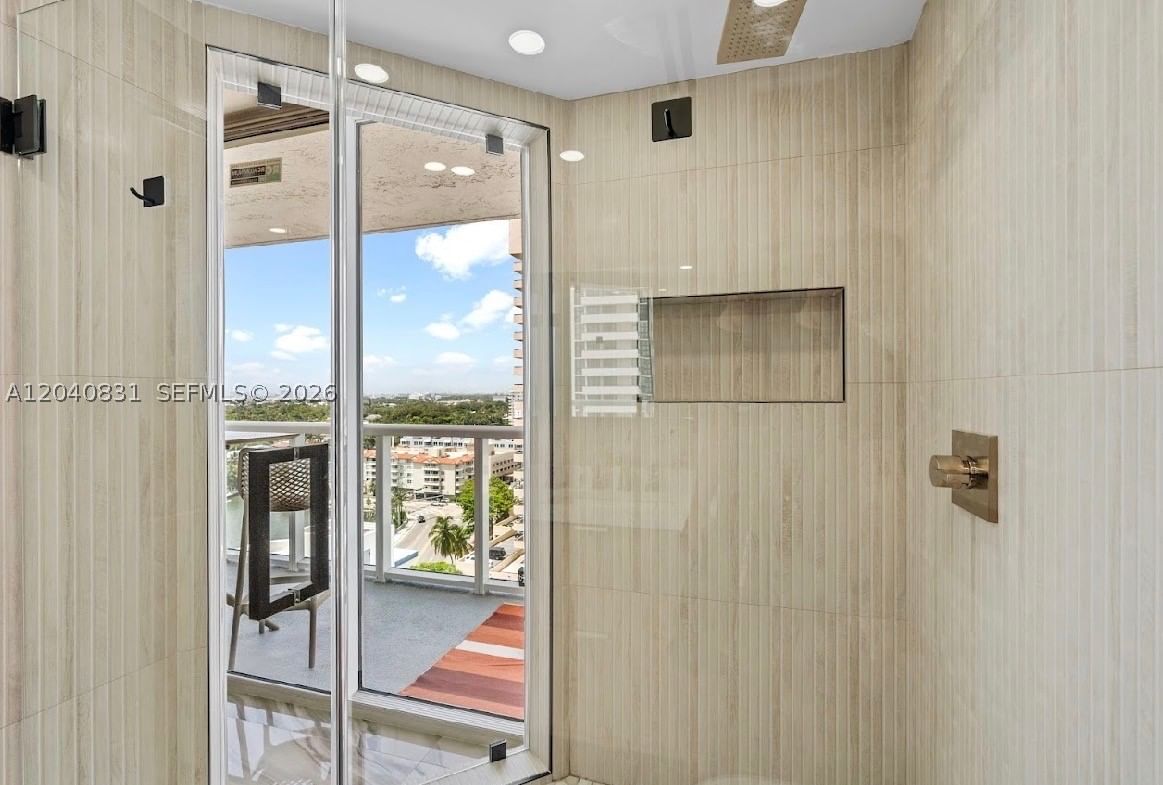 Real estate property located at 2457 Collins Ave #1603, Miami-dade, The Royal Club Condo, Miami Beach, FL