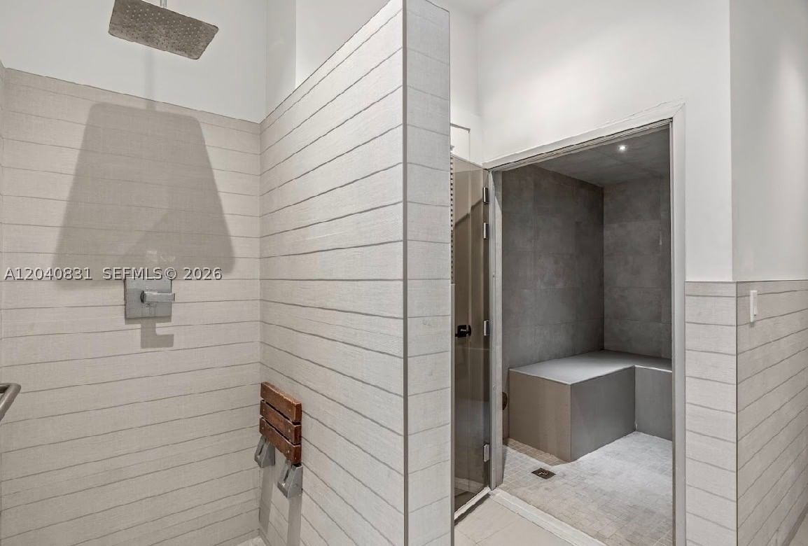 Real estate property located at 2457 Collins Ave #1603, Miami-dade, The Royal Club Condo, Miami Beach, FL