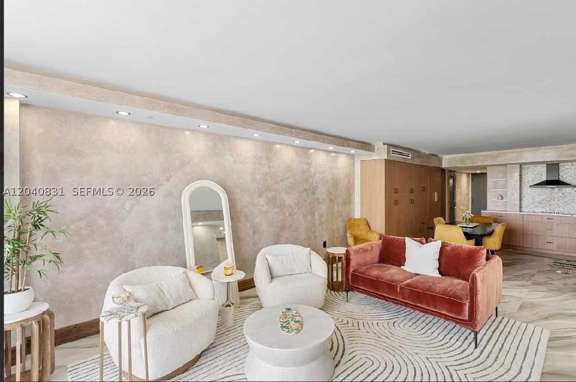 Real estate property located at 2457 Collins Ave #1603, Miami-dade, The Royal Club Condo, Miami Beach, FL