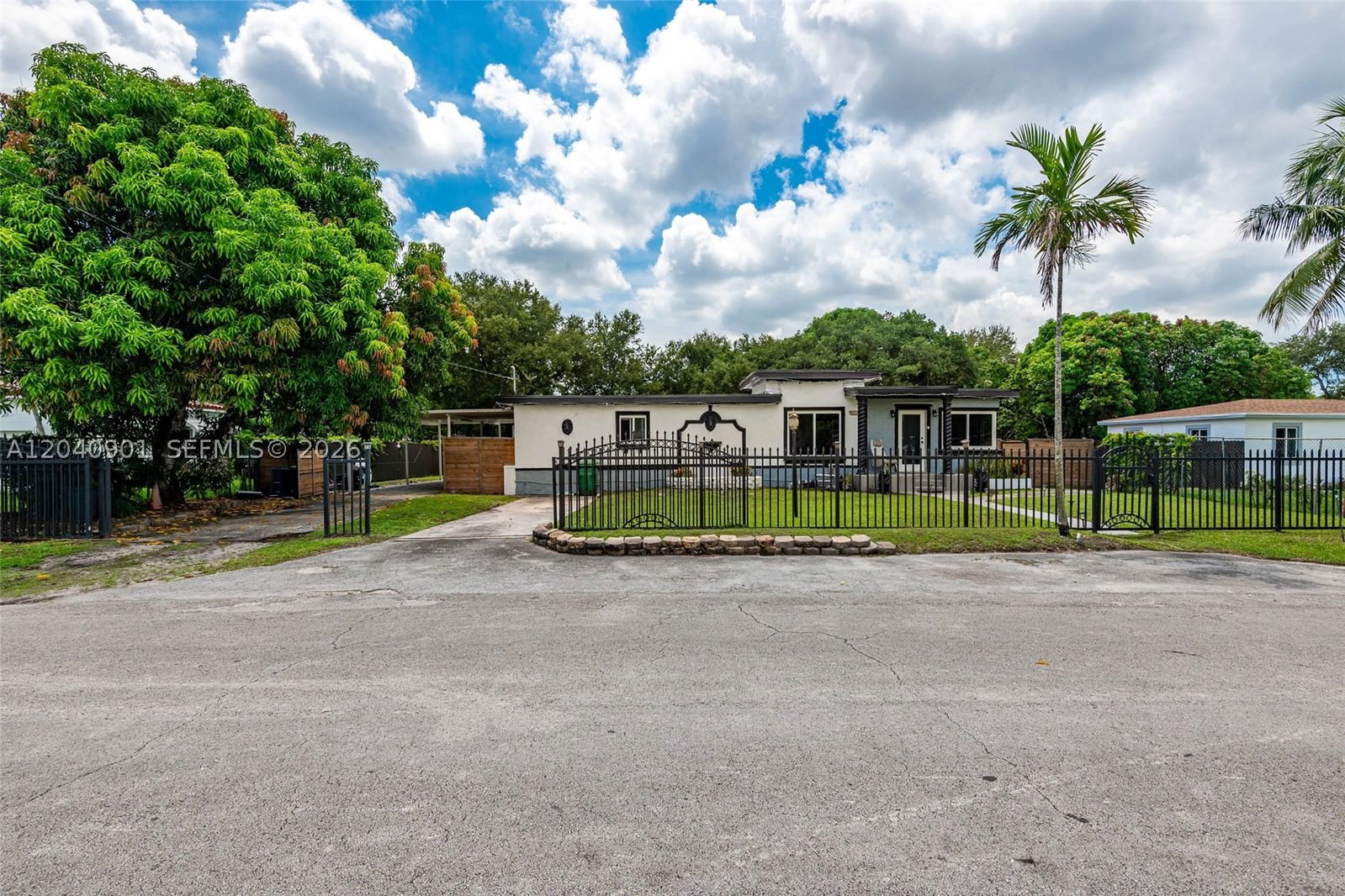 Real estate property located at 14855 16 Drive, Miami-dade, Biscayne Gardens Sec F Pt1, Biscayne Gardens, FL