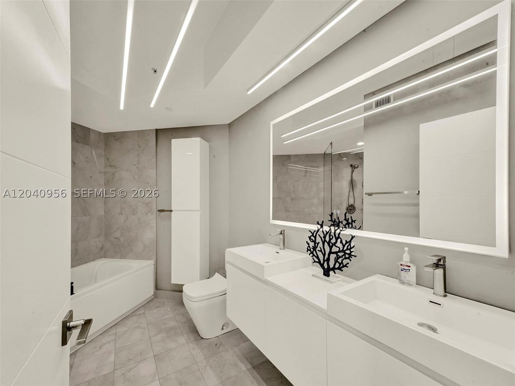 Real estate property located at 6365 Collins Ave #2407, Miami-dade, Akoya Condo, Miami Beach, FL