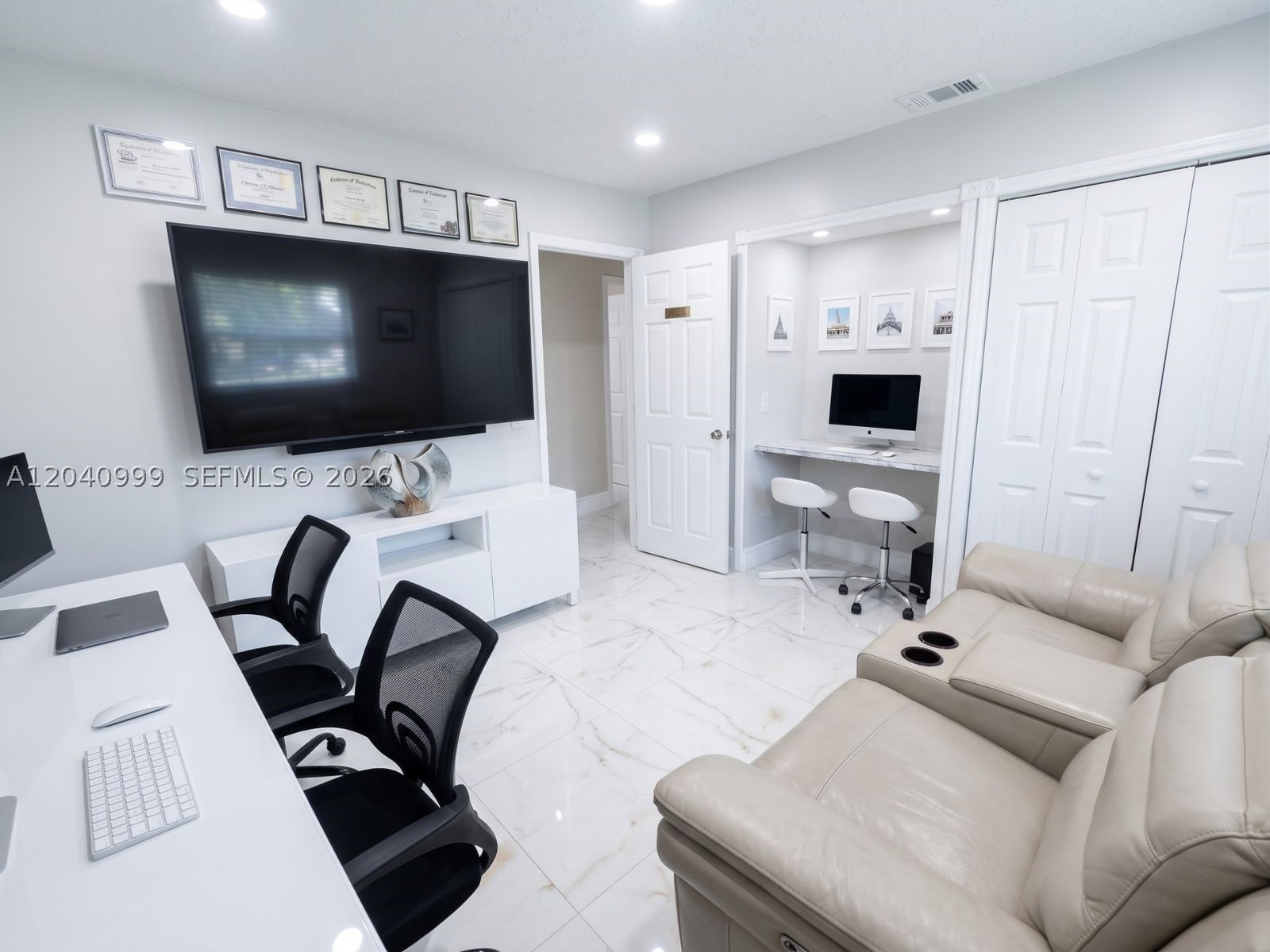 Real estate property located at 324 Patio Village Ter, Broward, Patio Villas Sec Four At, Weston, FL
