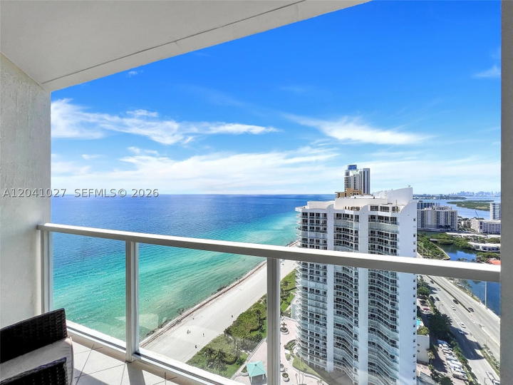Real estate property located at 16699 Collins Ave #3309, Miami-dade, La Perla Condo, Sunny Isles Beach, FL