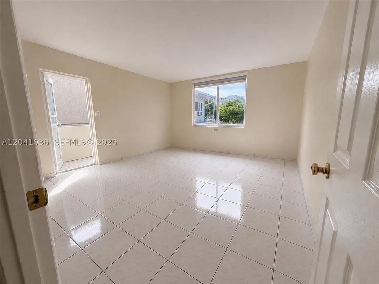 Real estate property located at 8024 Tatum Waterway Dr #2B, Miami-dade, Creek Towers & Yacht Club, Miami Beach, FL