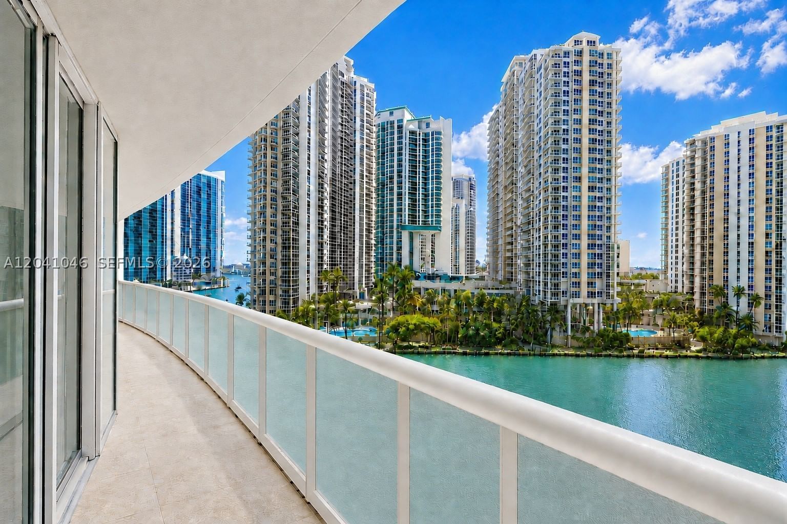 Real estate property located at 495 Brickell Ave BAY807, Miami-dade, Icon Brickell No Two, Miami, FL