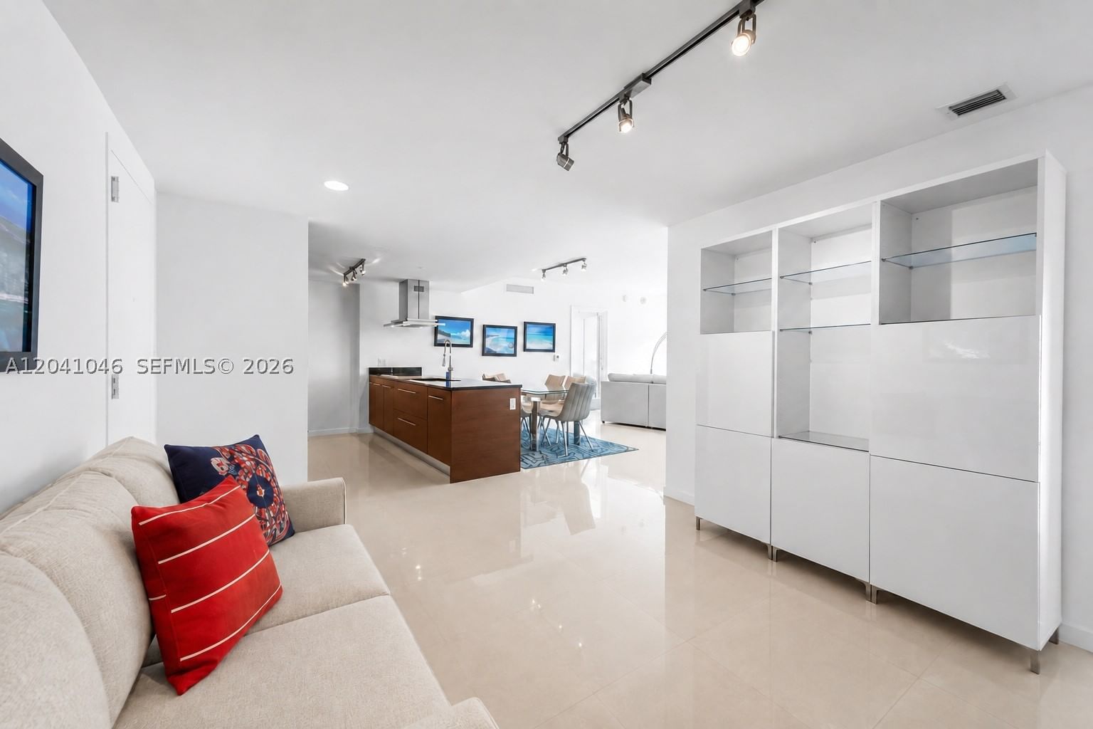Real estate property located at 495 Brickell Ave BAY807, Miami-dade, Icon Brickell No Two, Miami, FL