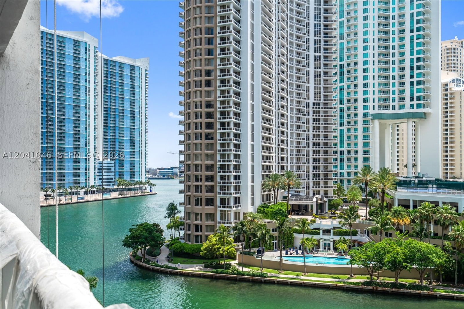 Real estate property located at 495 Brickell Ave BAY807, Miami-dade, Icon Brickell No Two, Miami, FL