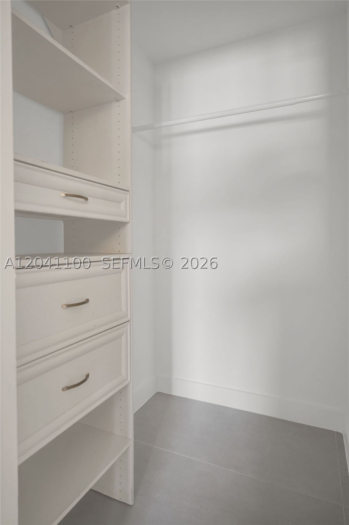 Real estate property located at 211 Washington Dr, Miami-dade, Golden Gate, Coral Gables, FL