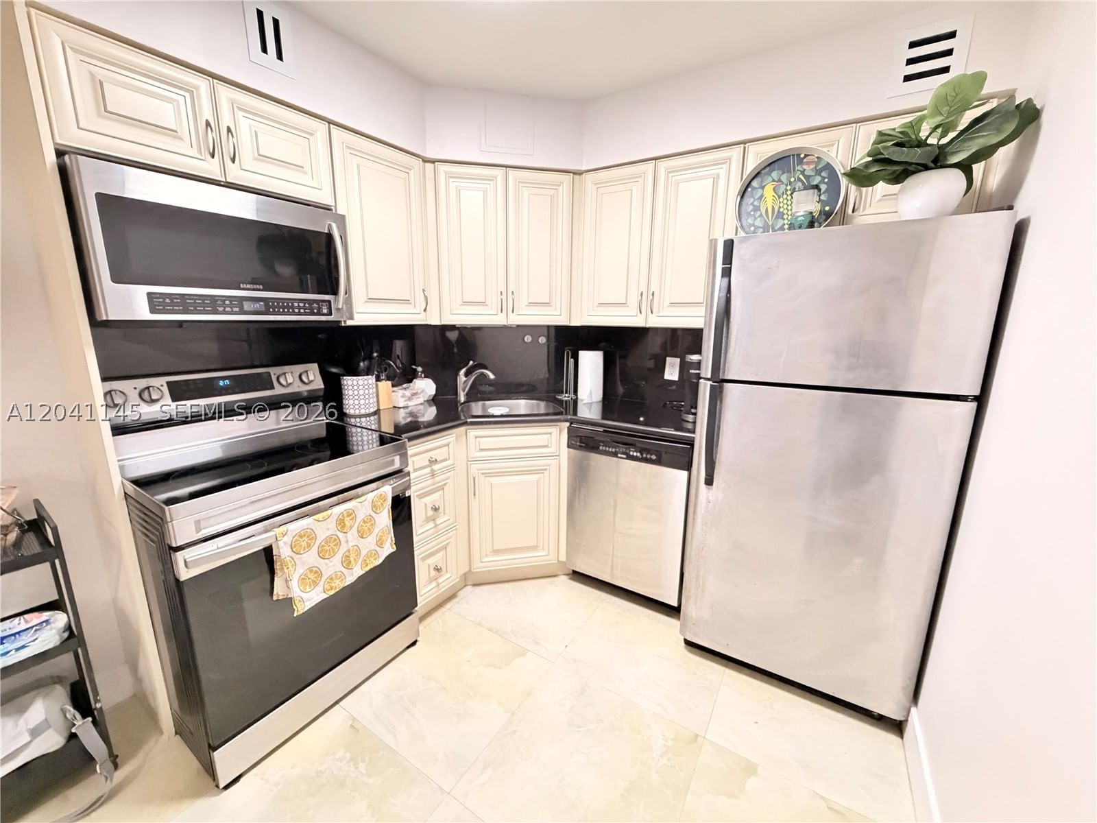 Real estate property located at 5225 Collins Ave #914, Miami-dade, The Alexander Condo, Miami Beach, FL