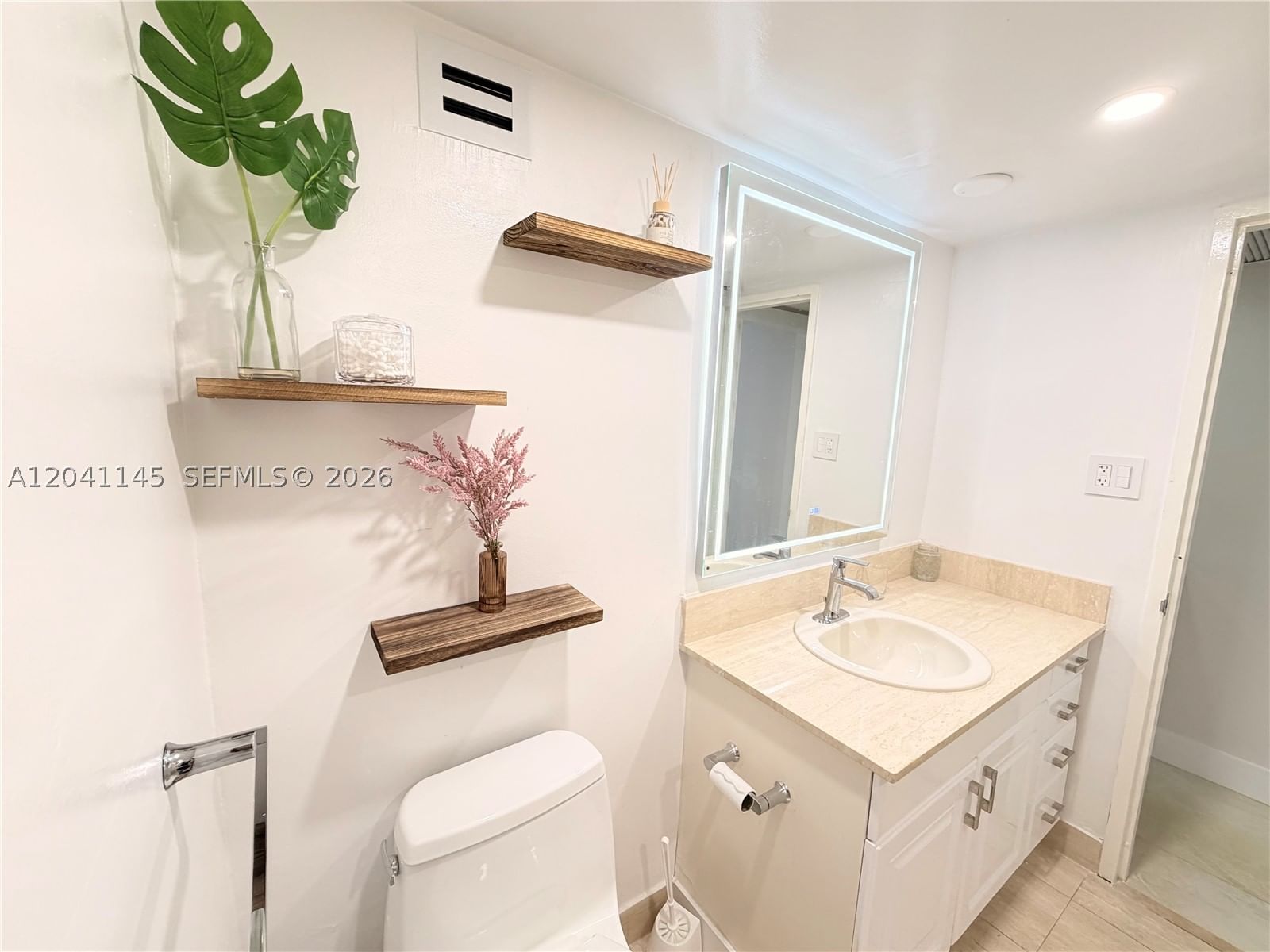 Real estate property located at 5225 Collins Ave #914, Miami-dade, The Alexander Condo, Miami Beach, FL