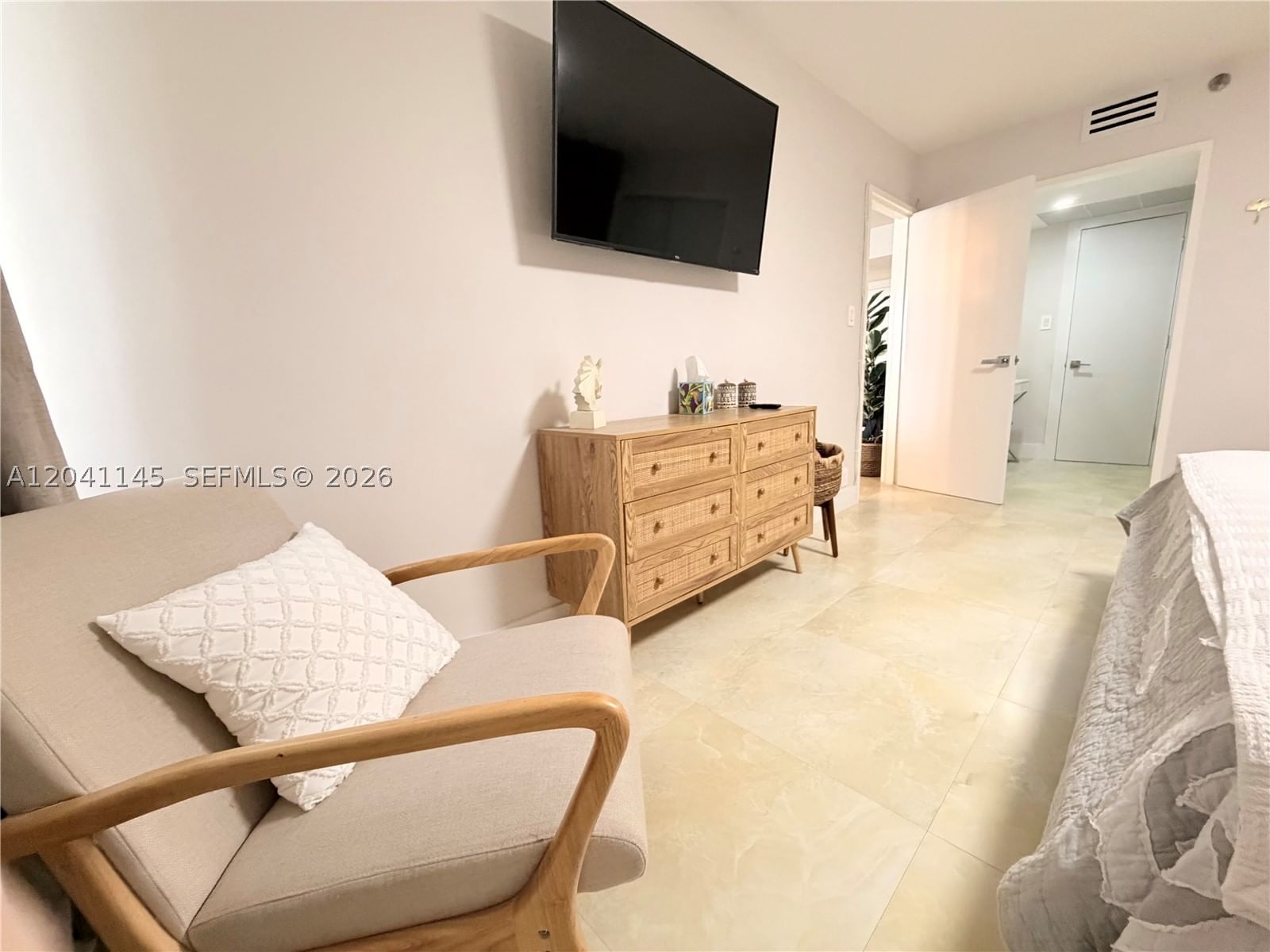 Real estate property located at 5225 Collins Ave #914, Miami-dade, The Alexander Condo, Miami Beach, FL
