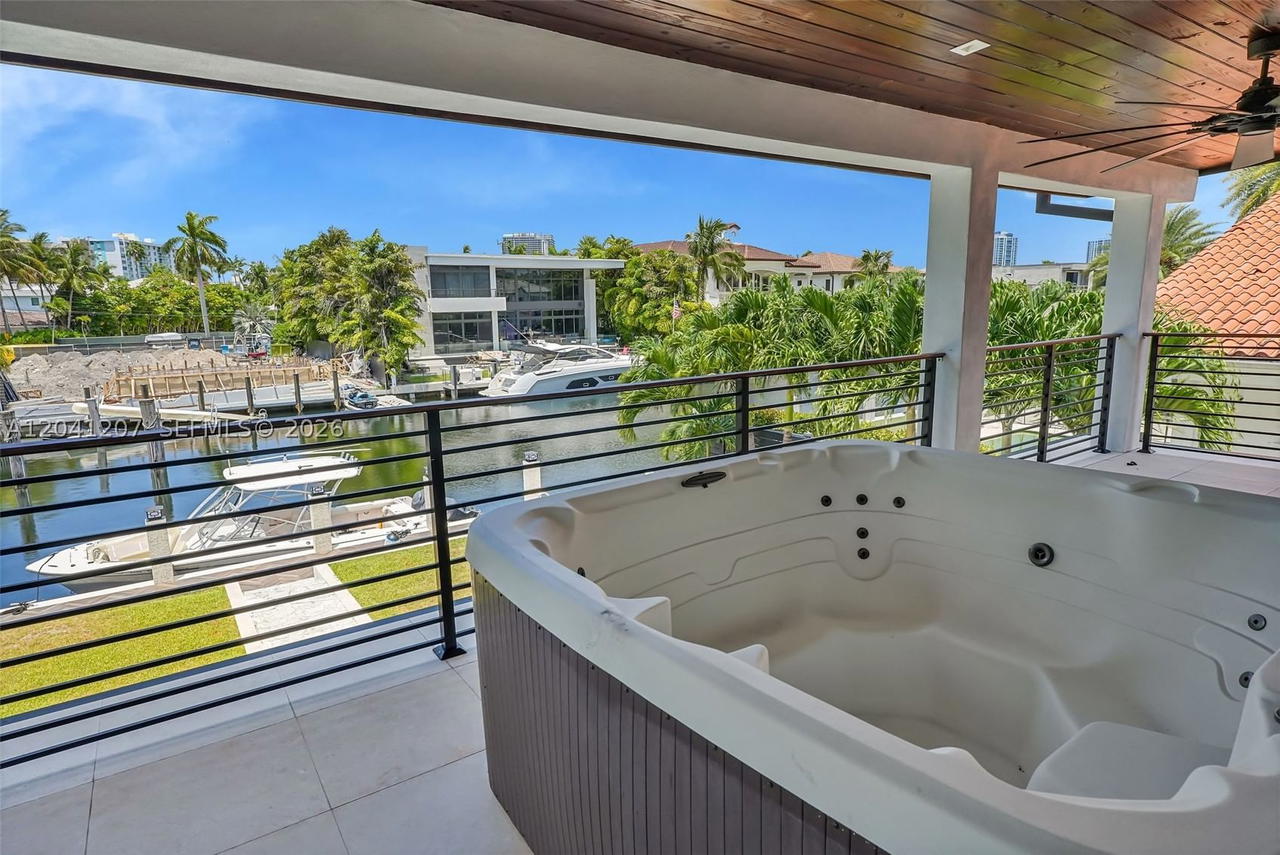Real estate property located at 16416 32nd Ave, Miami-dade, Eastern Shores, North Miami Beach, FL