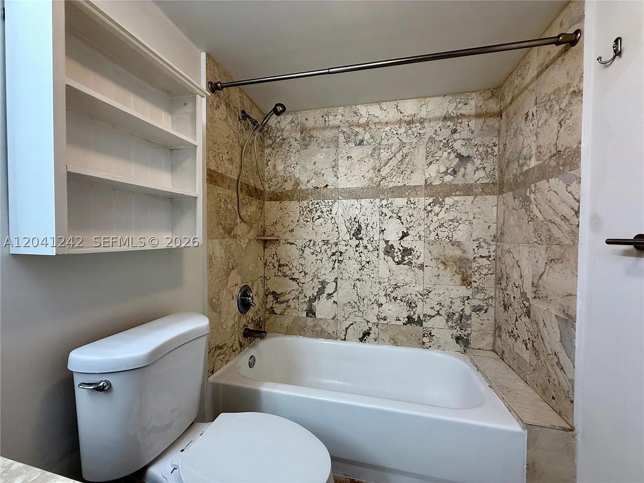 Real estate property located at 7800 Collins Ave #407, Miami-dade, Rond Point Condo, Miami Beach, FL