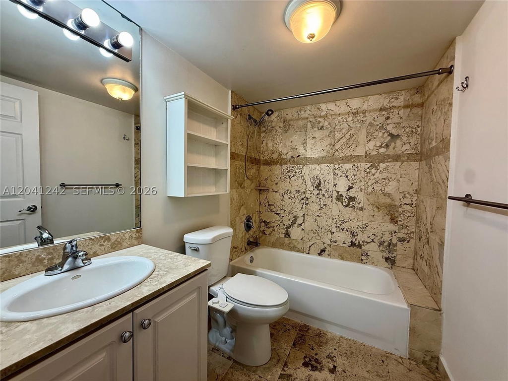 Real estate property located at 7800 Collins Ave #407, Miami-dade, Rond Point Condo, Miami Beach, FL
