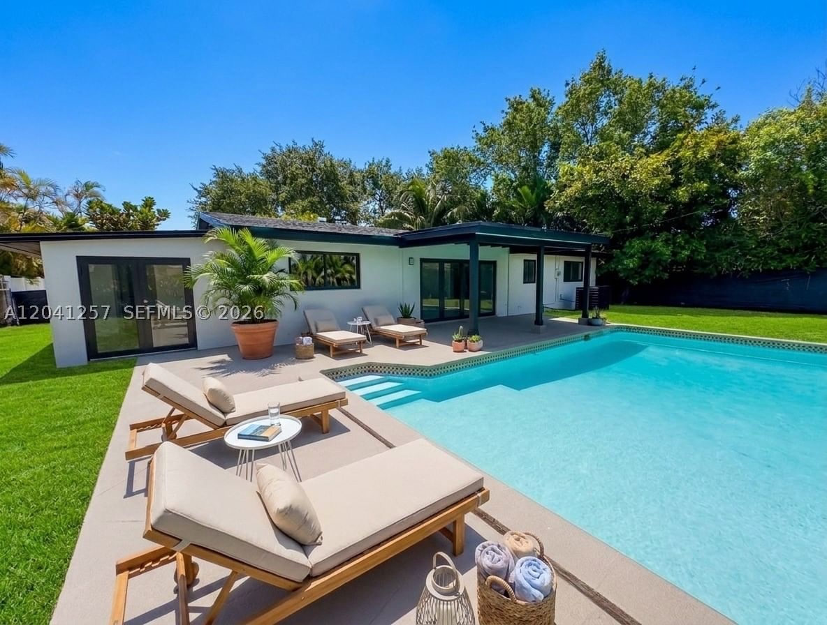 Real estate property located at 19700 11th Pl, Miami-dade, Ives Estates Sec 1, Miami, FL