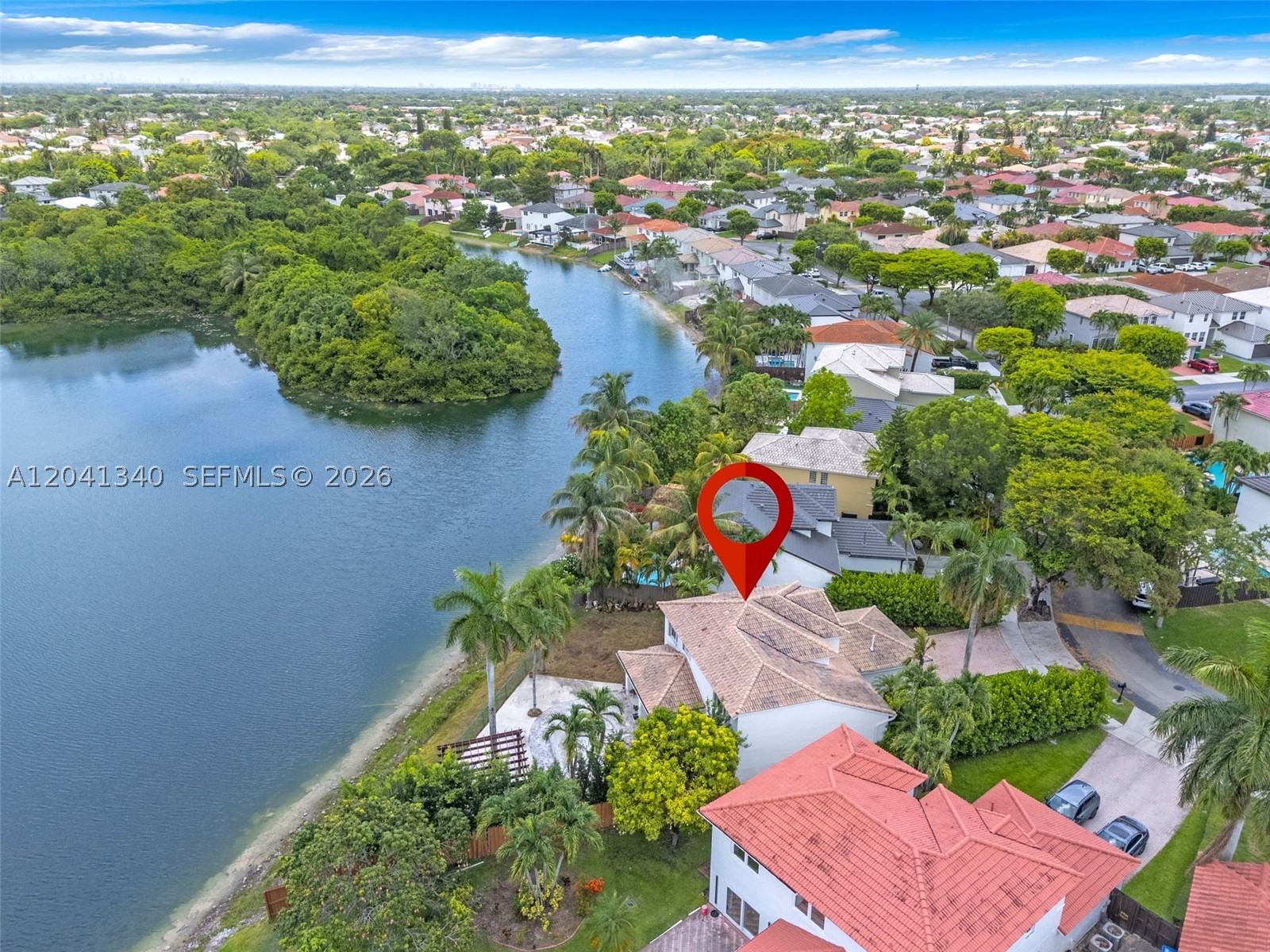 Real estate property located at 16335 81 St, Miami-dade, Poinciana At Sunset Lakes, Miami, FL