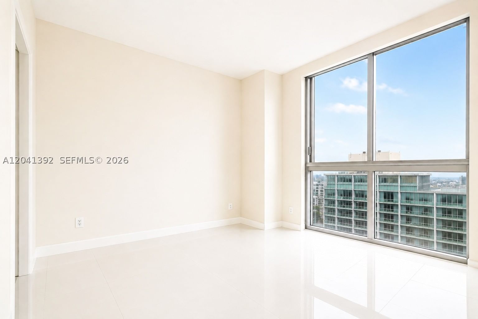 Real estate property located at 475 BRICKELL AVE #4715, Miami-dade, Iconbrickell Condo No 1, Miami, FL