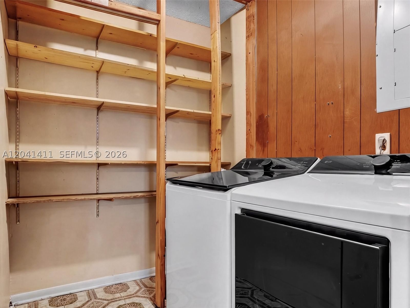 Real estate property located at 19100 51st Ave, Miami-dade, Miami Gardens Manor Sec 4, Unincorporated Dade, FL