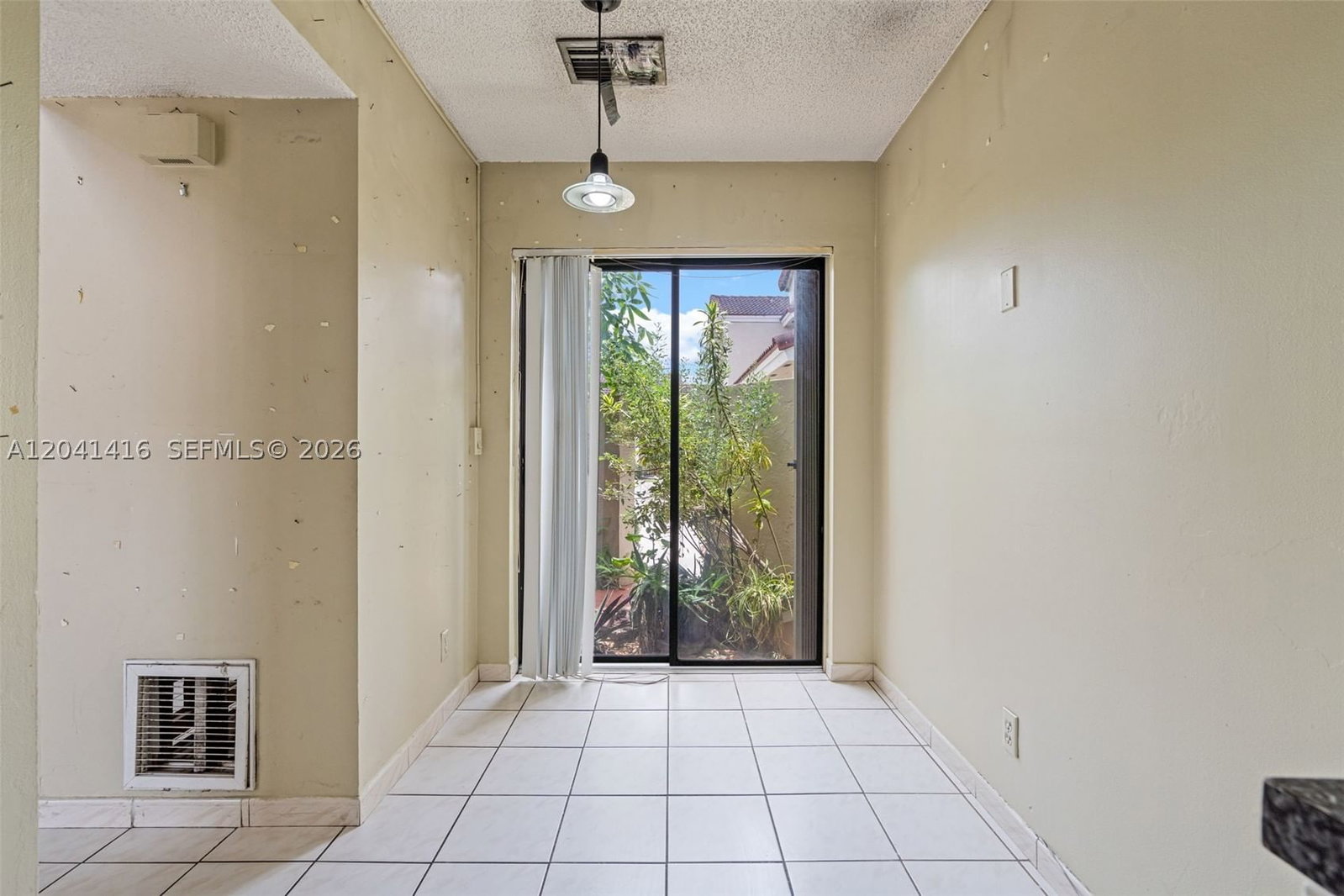 Real estate property located at 6233 170th Ter, Miami-dade, Villa Homes At The Moors, Miami, FL