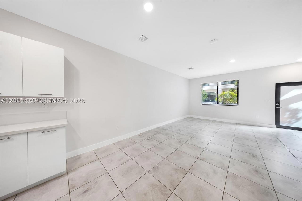 Real estate property located at 4856 83rd Pkwy, Miami-dade, Downtown Doral South Phas, Doral, FL