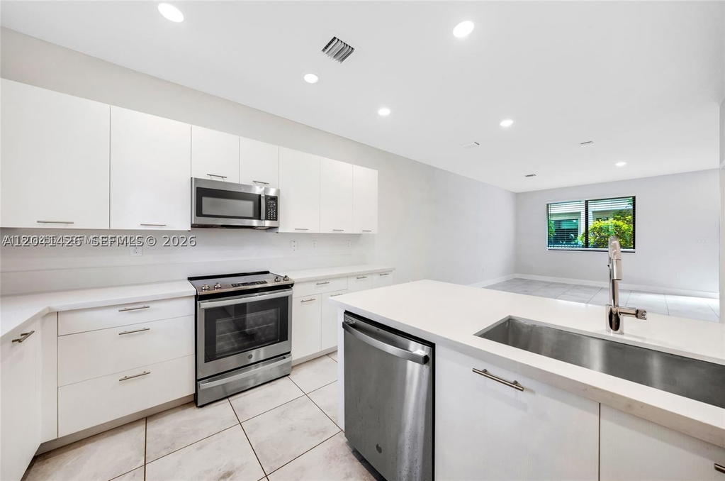 Real estate property located at 4856 83rd Pkwy, Miami-dade, Downtown Doral South Phas, Doral, FL