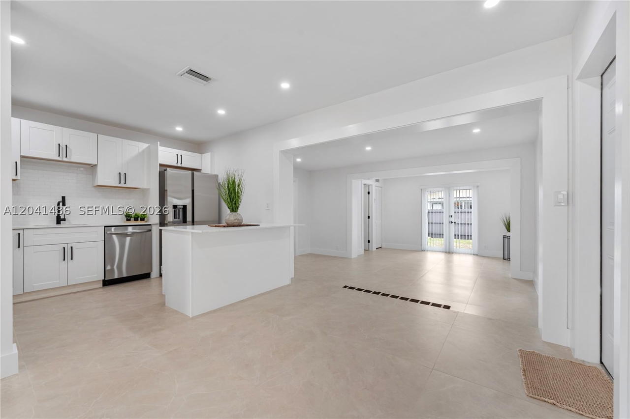Real estate property located at 12370 190th Ter, Miami-dade, So Miami Heights Addn E, Miami, FL
