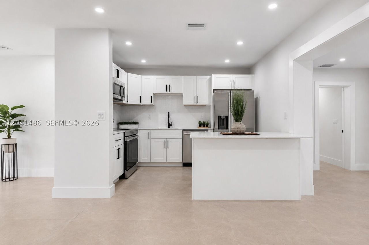 Real estate property located at 12370 190th Ter, Miami-dade, So Miami Heights Addn E, Miami, FL