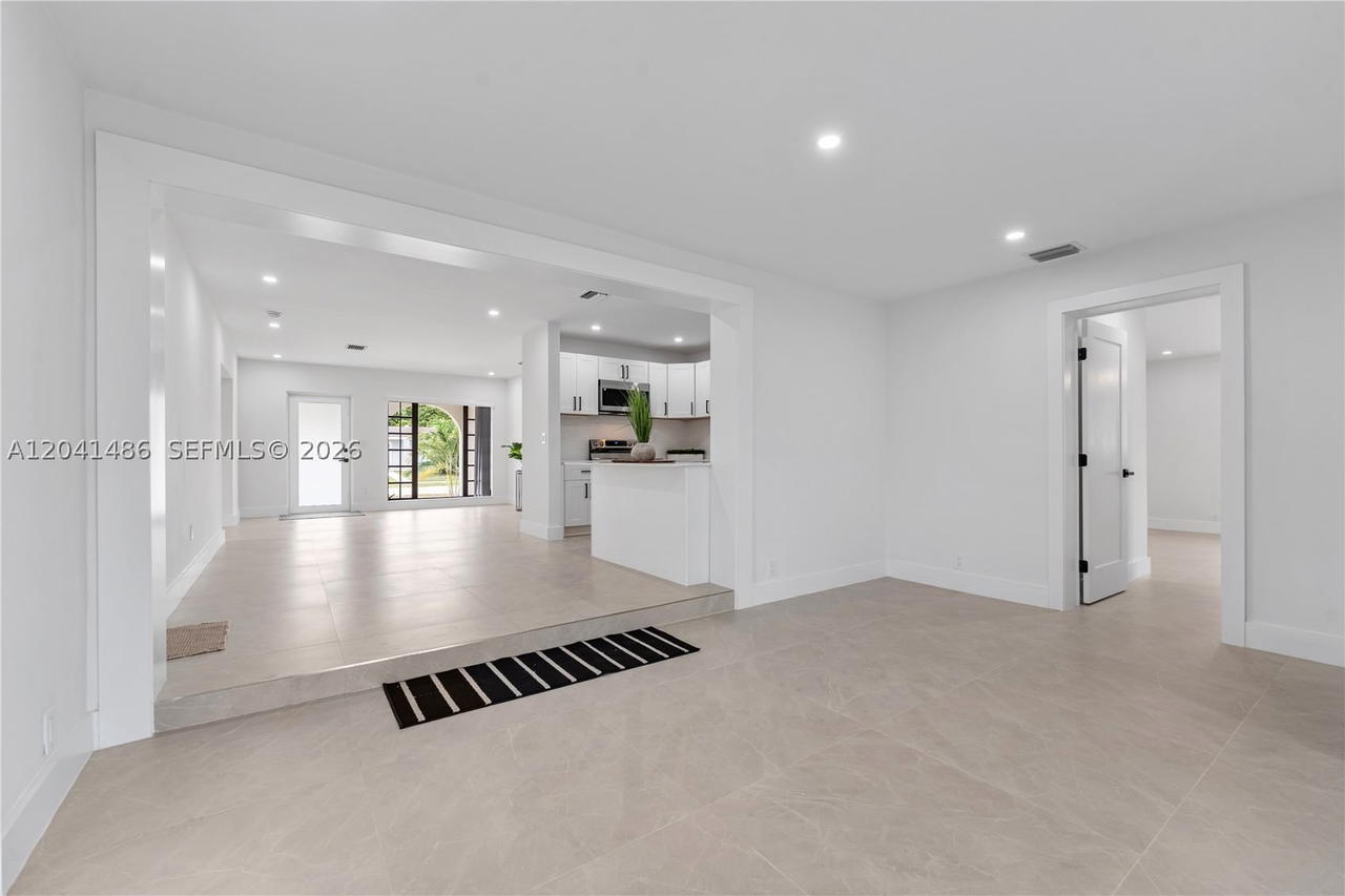 Real estate property located at 12370 190th Ter, Miami-dade, So Miami Heights Addn E, Miami, FL