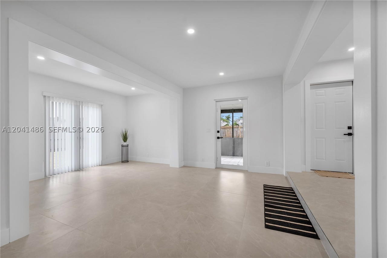 Real estate property located at 12370 190th Ter, Miami-dade, So Miami Heights Addn E, Miami, FL