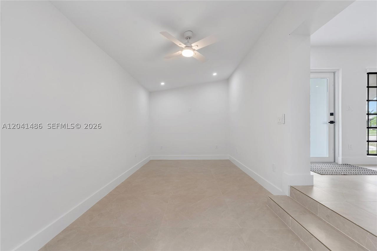Real estate property located at 12370 190th Ter, Miami-dade, So Miami Heights Addn E, Miami, FL