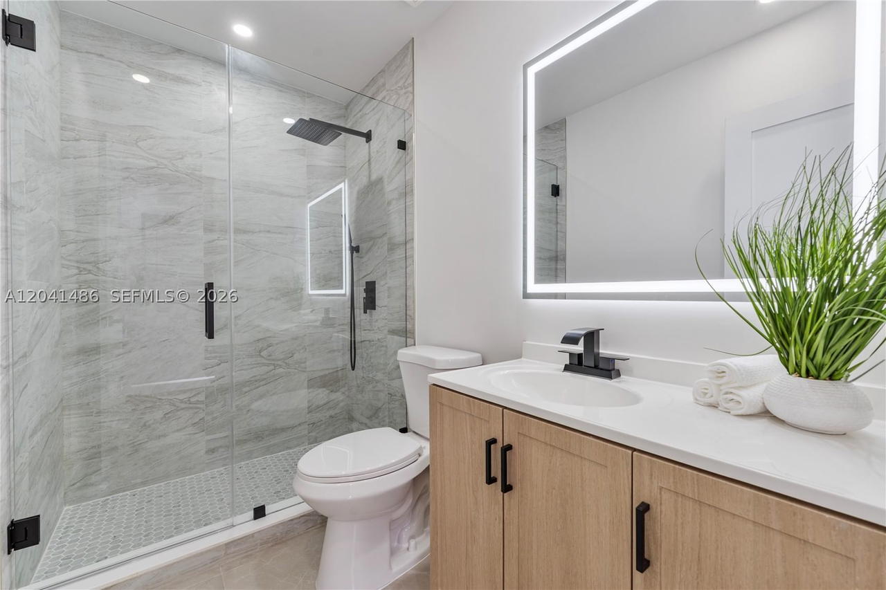 Real estate property located at 12370 190th Ter, Miami-dade, So Miami Heights Addn E, Miami, FL