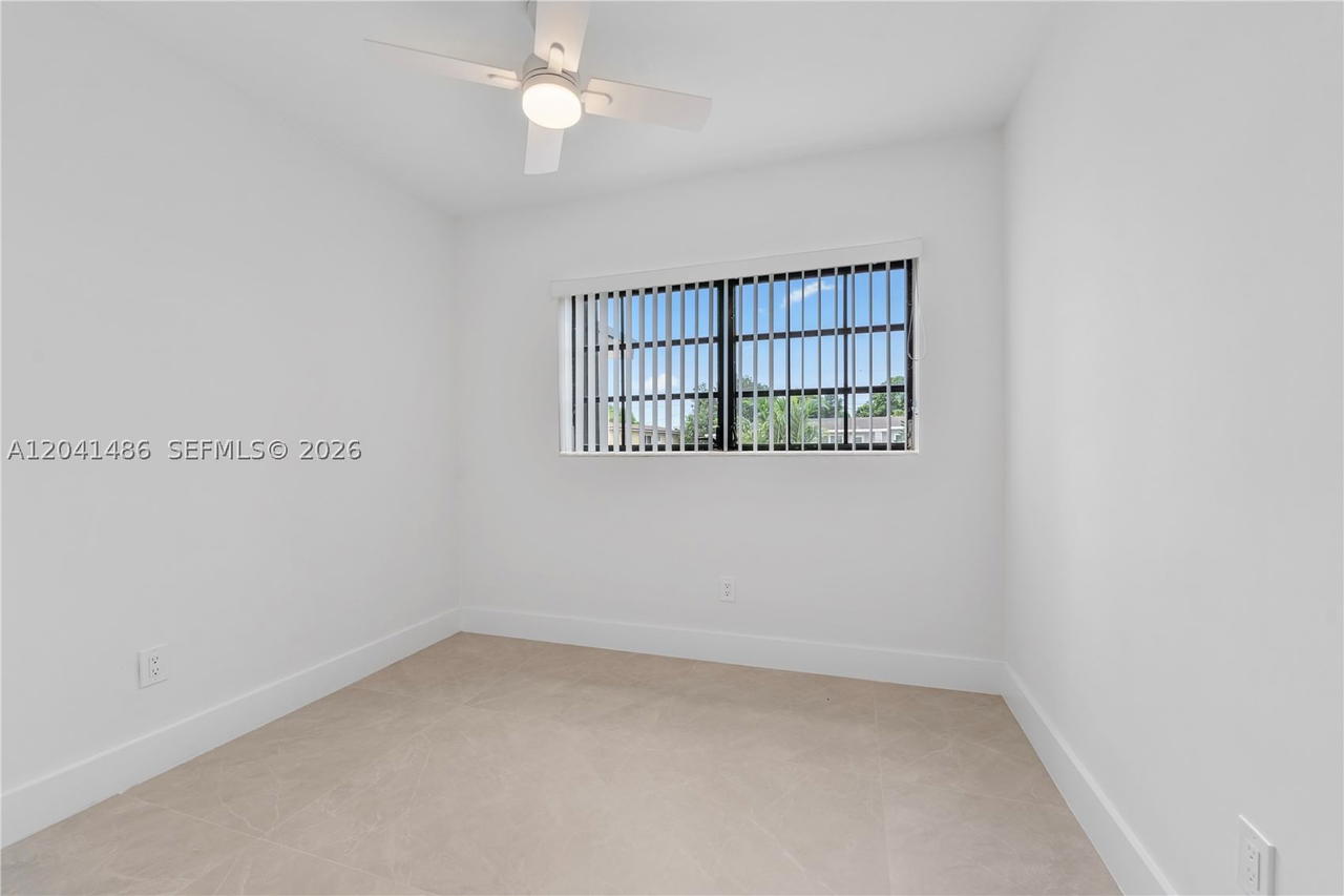 Real estate property located at 12370 190th Ter, Miami-dade, So Miami Heights Addn E, Miami, FL
