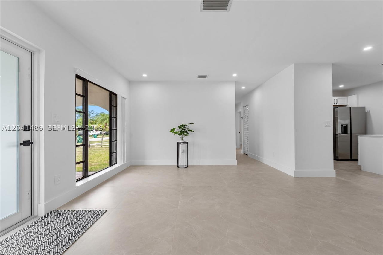 Real estate property located at 12370 190th Ter, Miami-dade, So Miami Heights Addn E, Miami, FL