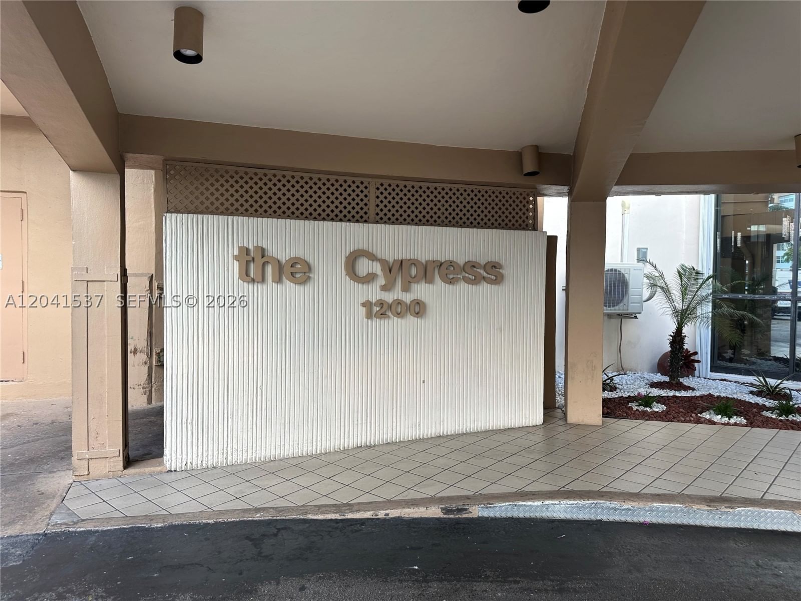 Real estate property located at 1200 Saint Charles Pl #618, Broward, Park Place Condominium No, Pembroke Pines, FL