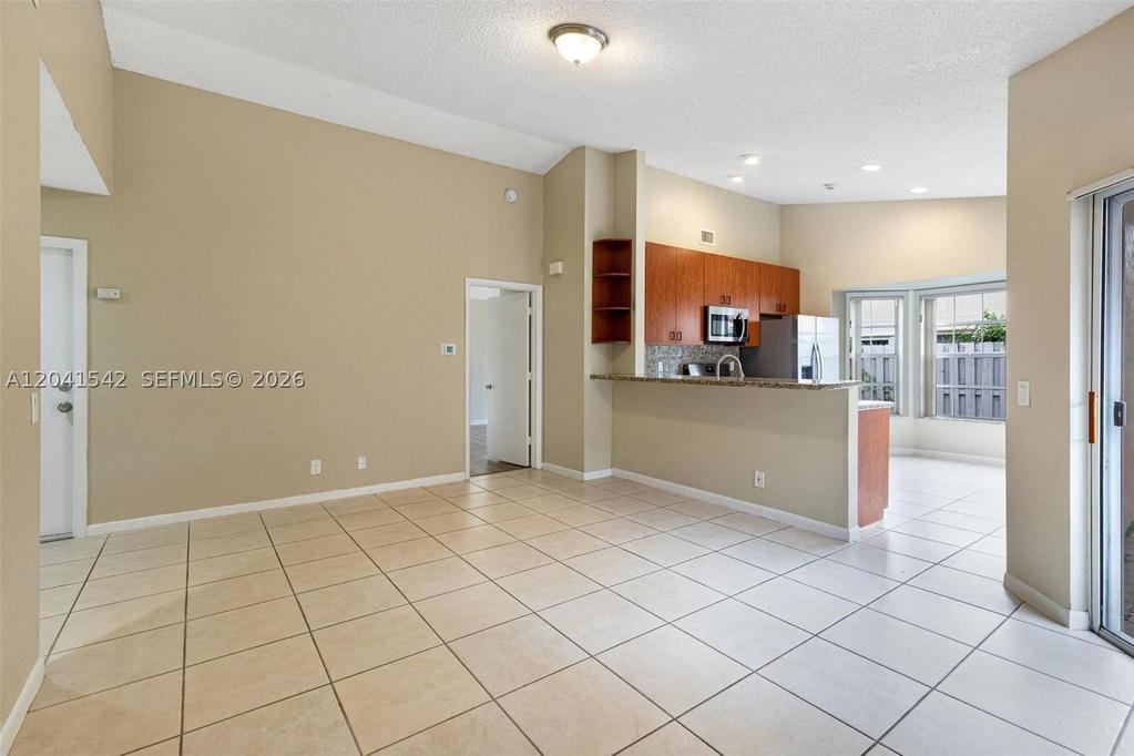 Real estate property located at 1513 Garden Rd, Broward, Country Isles Garden Home, Weston, FL