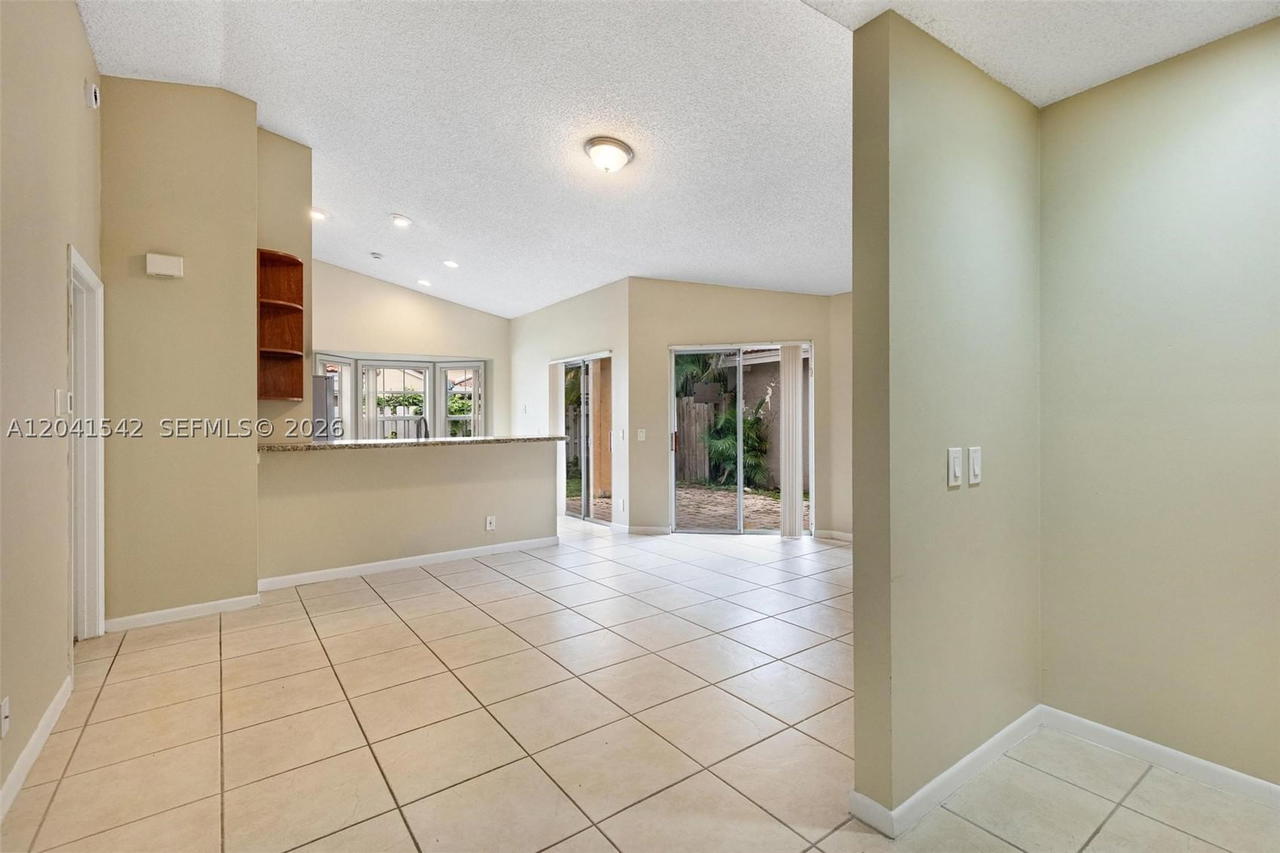 Real estate property located at 1513 Garden Rd, Broward, Country Isles Garden Home, Weston, FL