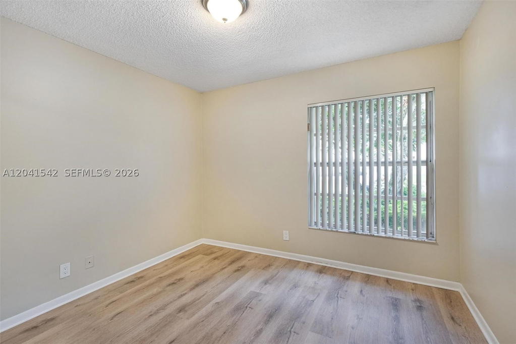 Real estate property located at 1513 Garden Rd, Broward, Country Isles Garden Home, Weston, FL