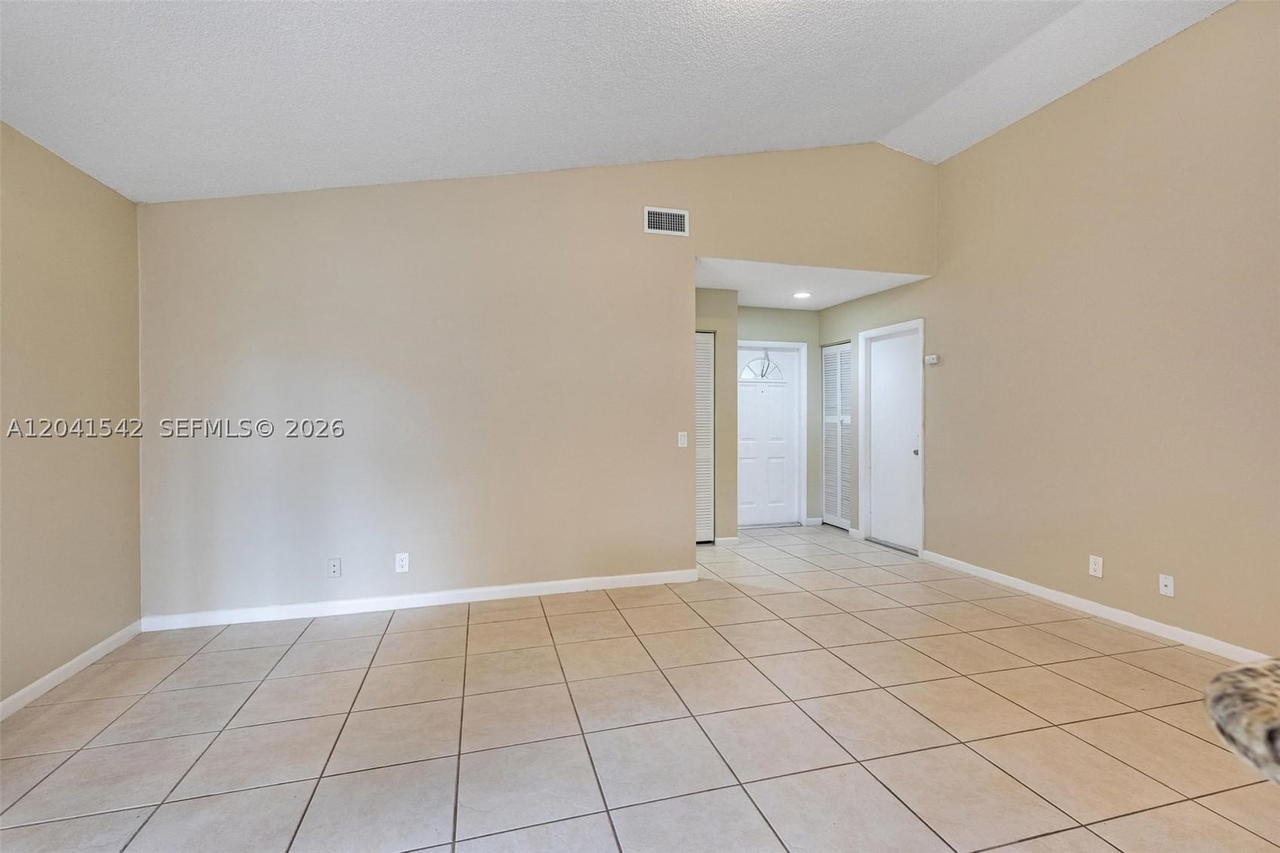 Real estate property located at 1513 Garden Rd, Broward, Country Isles Garden Home, Weston, FL