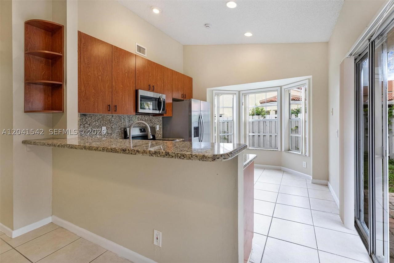 Real estate property located at 1513 Garden Rd, Broward, Country Isles Garden Home, Weston, FL