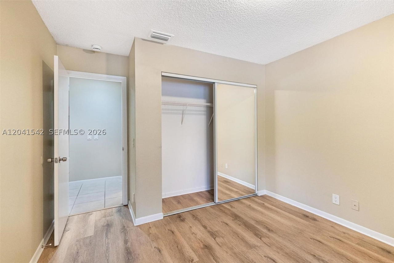 Real estate property located at 1513 Garden Rd, Broward, Country Isles Garden Home, Weston, FL